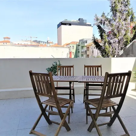 Touring Apartamento *