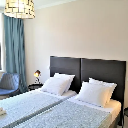 Touring Apartment *